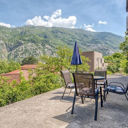 Milas Apartment Kotor Exterior photo