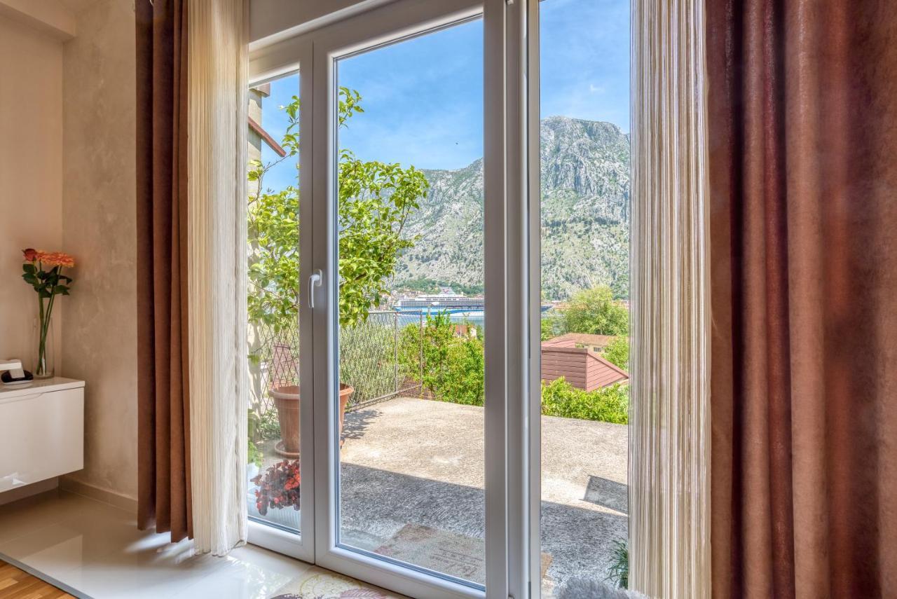 Milas Apartment Kotor Exterior photo