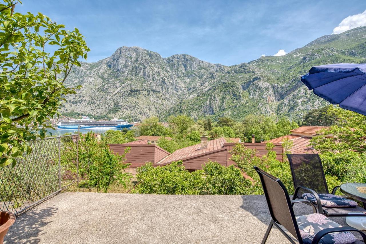 Milas Apartment Kotor Exterior photo